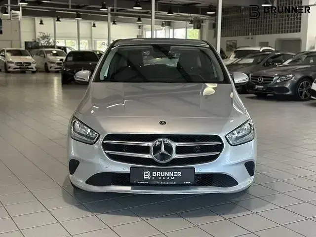 Gebraucht Mercedes B180 Progressive 136 PS (100 kW) 2020 Iridiumsilber Van / Kleinbus