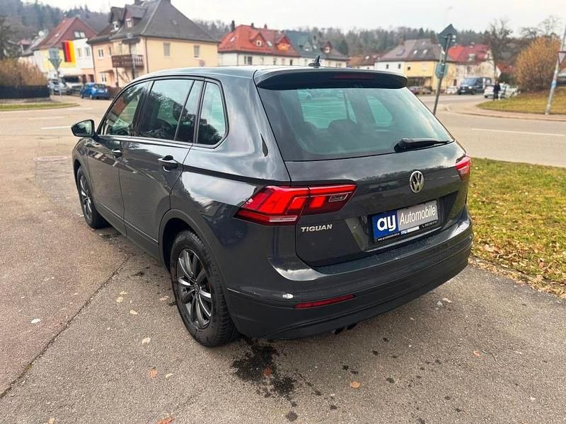 Gebraucht VW Tiguan 125 PS (91 kW) 2018 Grau SUV