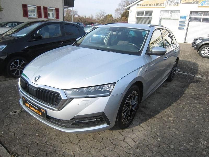 Gebraucht Skoda Octavia Clever 150 PS (110 kW) 2022 Silber Kombi