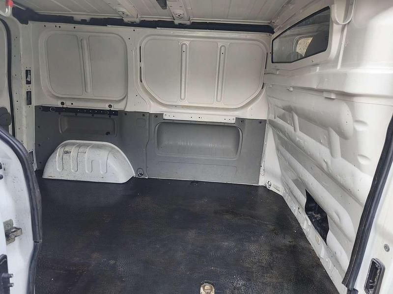 Gebraucht Opel Vivaro 114 PS (83 kW) 2010 Weiß Van / Kleinbus