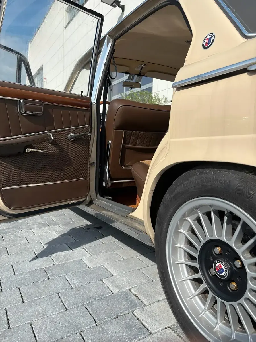 Gebraucht BMW 2000 120 PS (88 kW) 1968 Beige Limousine