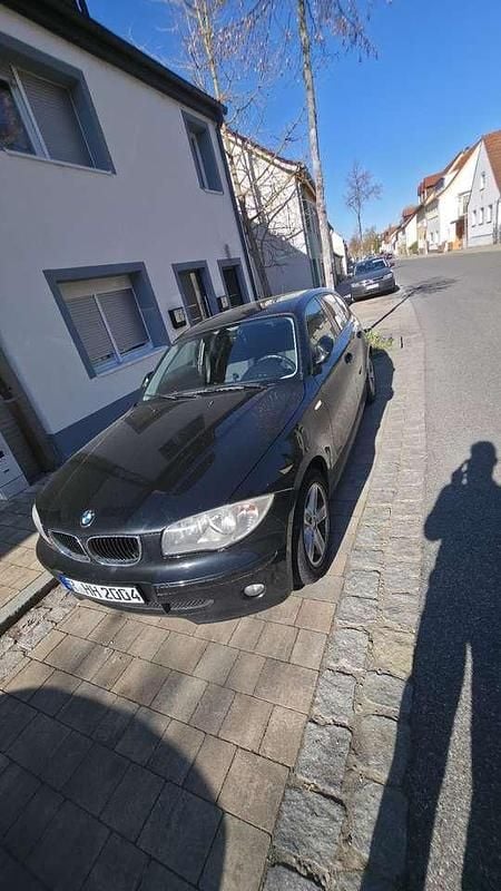 Gebraucht BMW 118 122 PS (89 kW) 2005 Schwarz Kleinwagen
