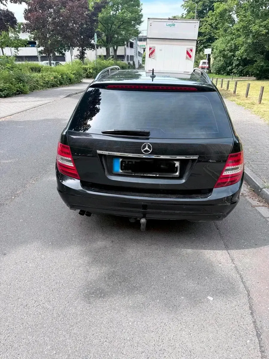Gebraucht Mercedes C180 120 PS (88 kW) 2011 Schwarz Kombi