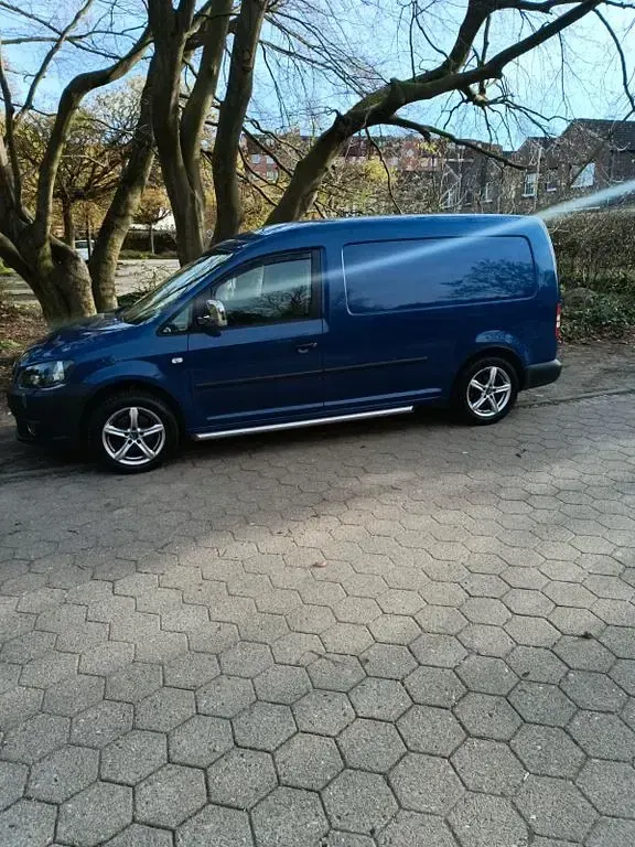 Używany VW Caddy Trendline 102 KM (75 kW) 2015 Niebieski Minivan