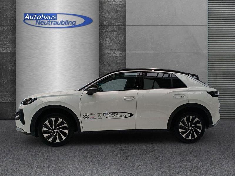 Gebraucht VW T-Roc Life 150 PS (110 kW) 2025 (weiß) pure white uni SUV