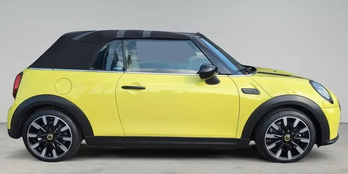 Usata Mini Cooper Cabriolet 100 CV (73 kW) 2022 Giallo Cabrio