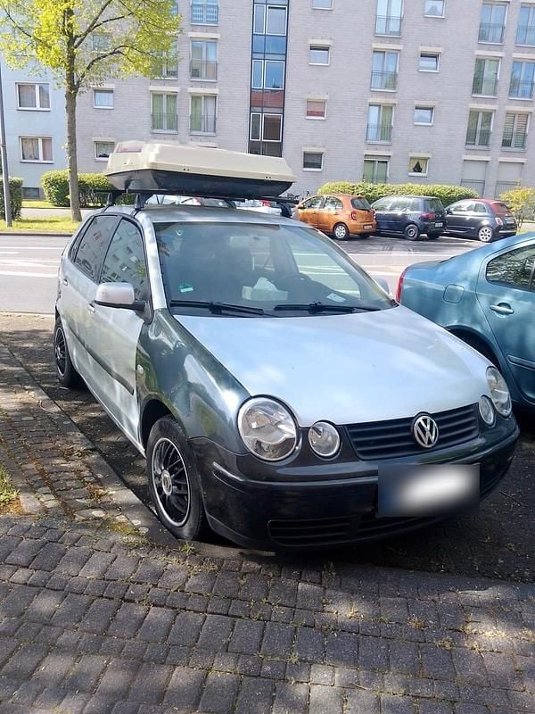 Second-hand VW Polo 75 CP (55 kW) 2005 Argintiu Hatchback