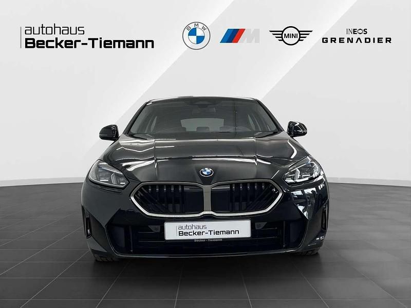 Gebraucht BMW 120 Shadowline 150 PS (110 kW) 2025 Saphirschwarz Kleinwagen