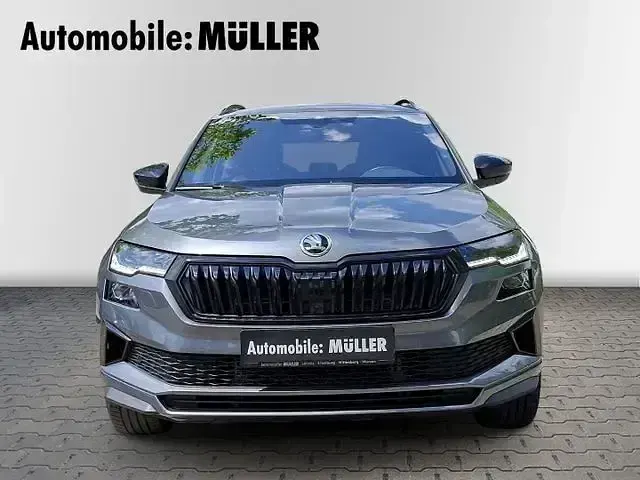Gebraucht Skoda Karoq SportLine 190 PS (139 kW) 2023 Graphitegrau metallic SUV