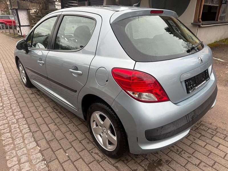 Gebraucht Peugeot 207 95 PS (69 kW) 2010 Blau Limousine
