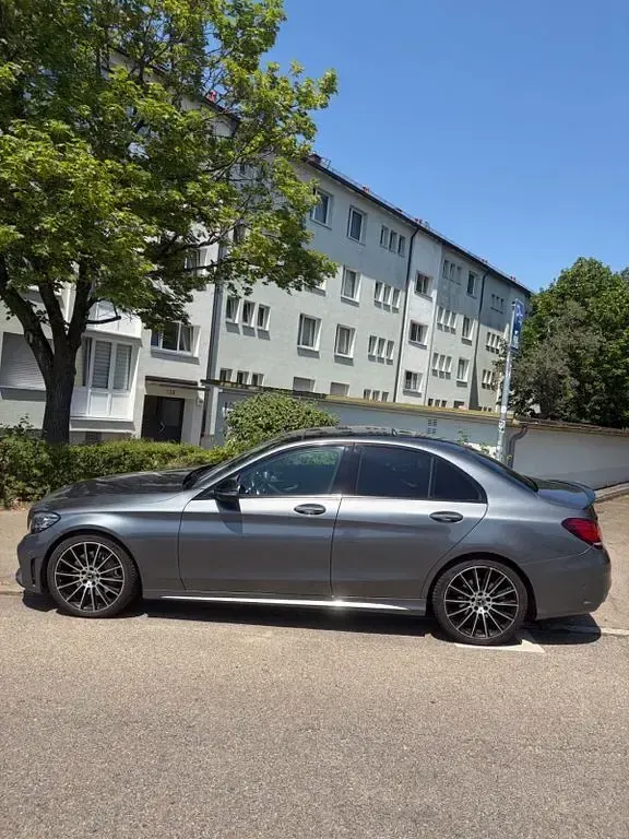 Gebraucht Mercedes C300 258 PS (189 kW) 2019 Grau Limousine