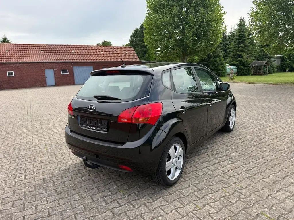 Gebraucht Kia Venga Spirit 90 PS (66 kW) 2012 Schwarz Kleinwagen