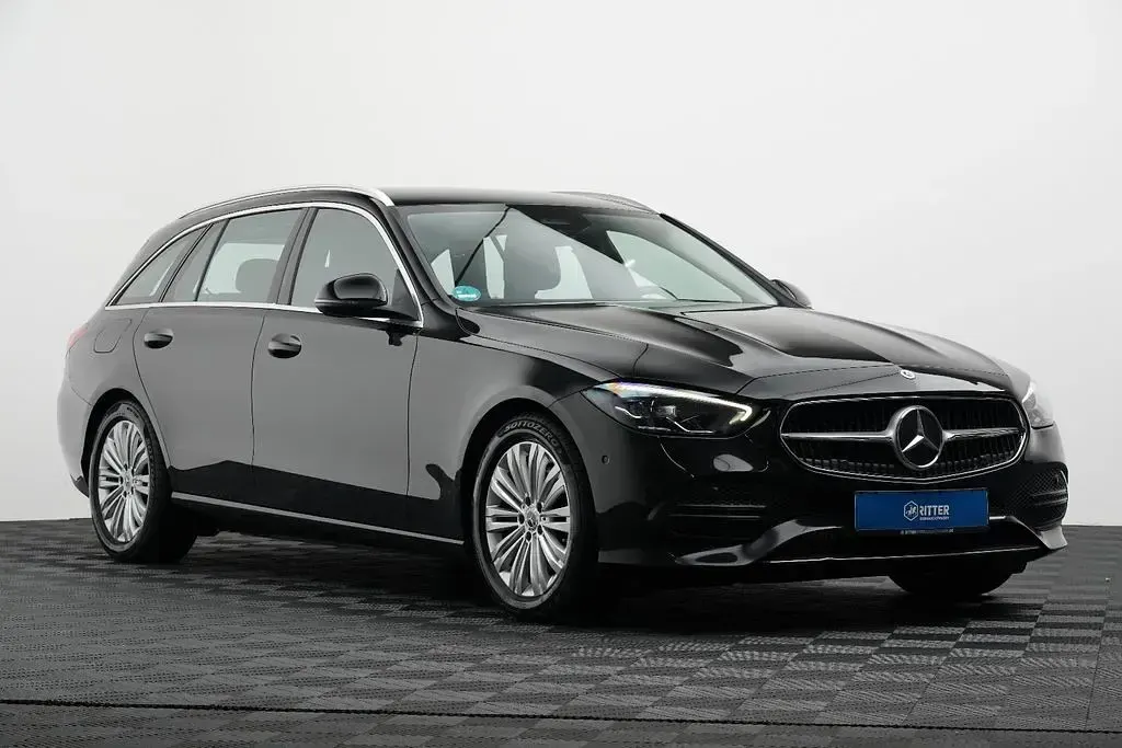 Gebraucht Mercedes 200 Avantgarde 163 PS (119 kW) 2023 Schwarz Limousine