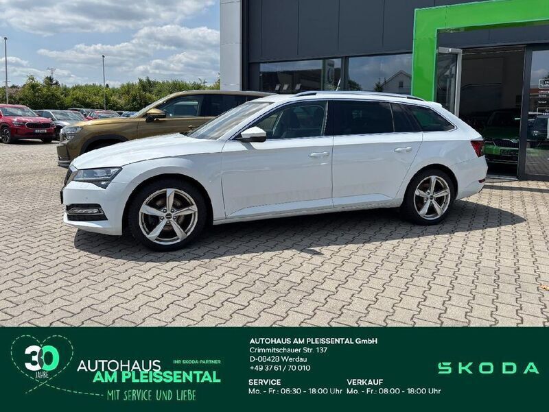 Weiß Gebraucht 2022 Skoda Superb Style Kombi | 28.870 € (Guter Preis) - Bild 1/4