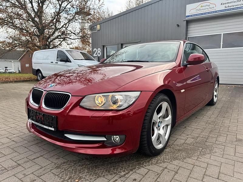 Rot Gebraucht 2012 BMW 318 Cabriolet Cabrio | 11.990 € (Fairer Preis) - Bild 1/4