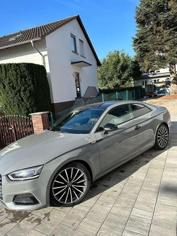 Grau Gebraucht 2018 Audi A5 Sport Coupé | 23.990 € (Etwas zu teuer) - Bild 1/4