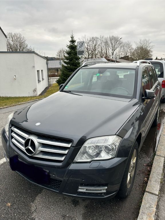 Grau Gebraucht 2011 Mercedes GLK220 SUV | 6.200 € (Etwas zu teuer) - Bild 1/4