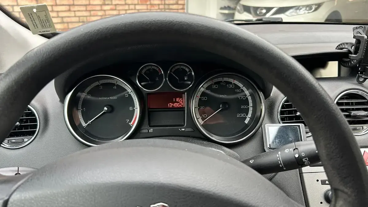 Gebraucht Peugeot 308 95 PS (69 kW) 2010 Grau Kleinwagen
