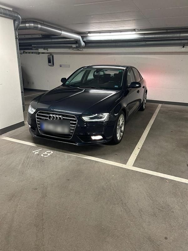 Blau Gebraucht 2014 Audi A4 Limousine | 11.350 € (Fairer Preis) - Bild 1/4