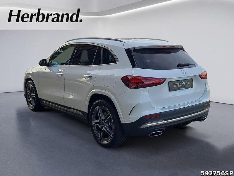 Gebraucht Mercedes GLA220 AMG 190 PS (139 kW) 2024 Unilack polarweiß SUV