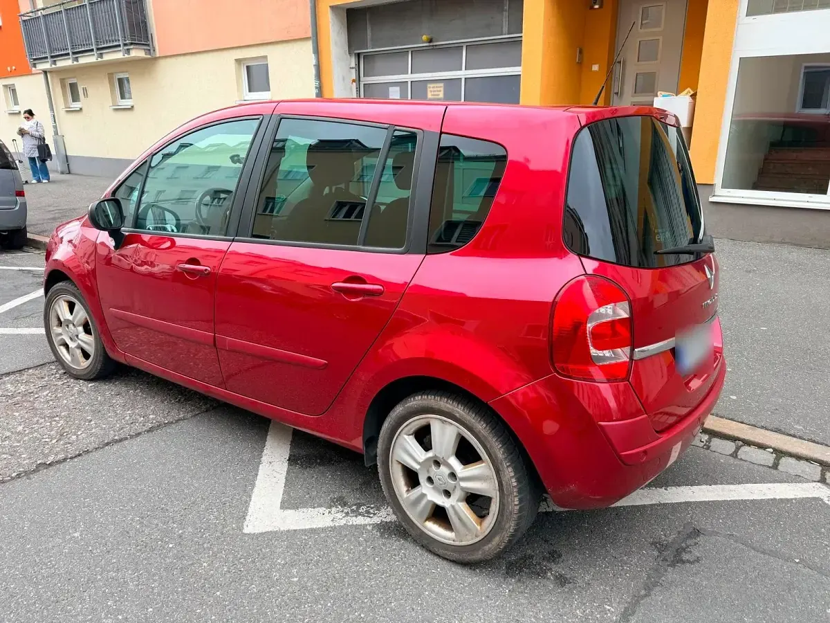 Gebraucht Renault Grand Modus 101 PS (74 kW) 2011 Rot Van / Kleinbus