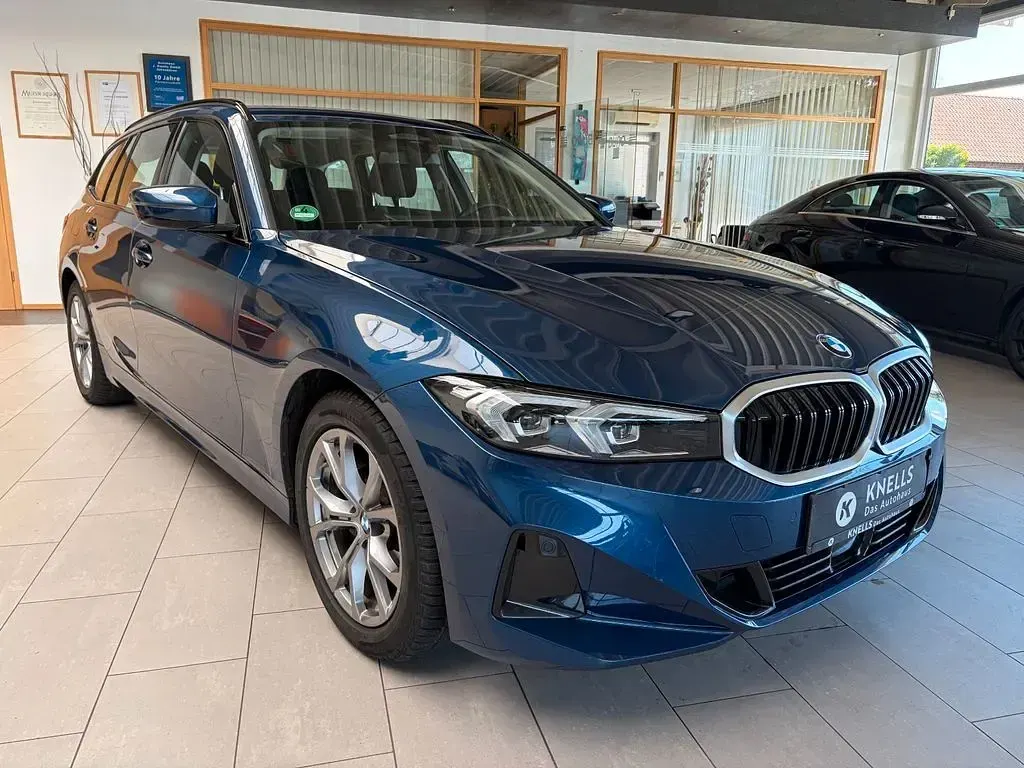 Gebraucht BMW 318 Shadowline 150 PS (110 kW) 2024 Phytonicblau Kombi