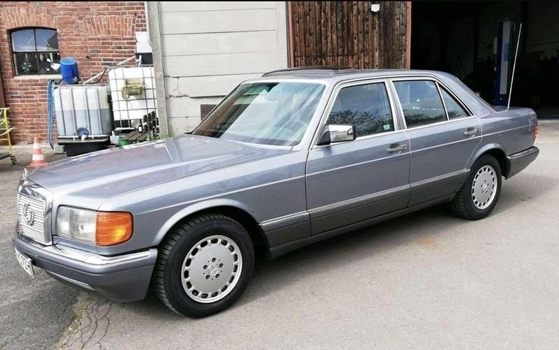 Grau Gebraucht 1989 Mercedes S300 SE Limousine | 12.290 € - Bild 1/4