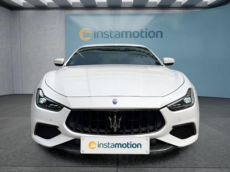 Gebraucht Maserati Ghibli 581 PS (427 kW) 2021 Weiss Limousine