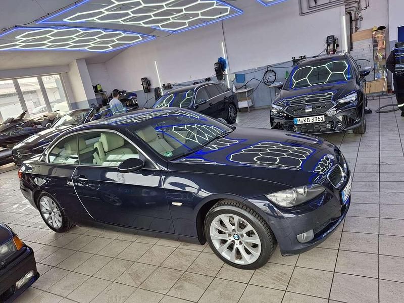 Gebraucht BMW 320 Cabriolet 177 PS (130 kW) 2009 Blau Cabrio