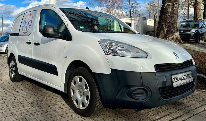 Gebraucht Peugeot Partner 90 PS (66 kW) 2013 Weiß Van / Kleinbus