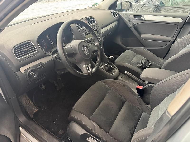 Gebraucht VW Golf VI 140 PS (102 kW) 2009 Silber Kleinwagen