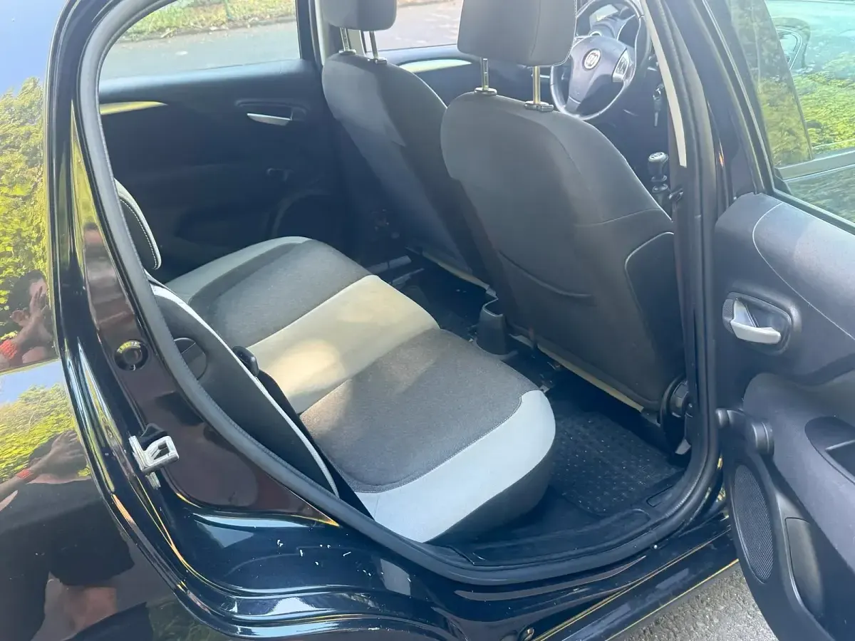 Gebraucht Fiat Punto Evo 77 PS (56 kW) 2012 Schwarz Kleinwagen
