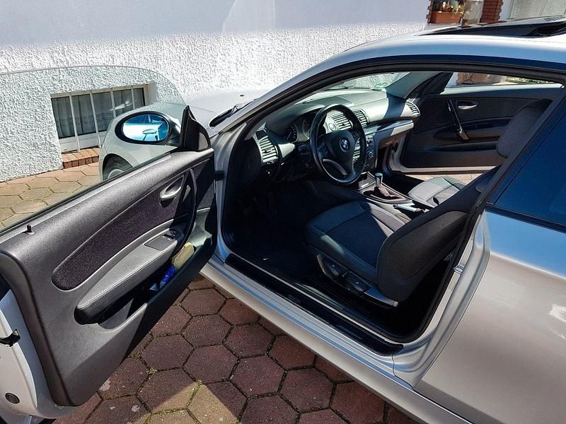 Second-hand BMW 120 Performance 170 CP (125 kW) 2008 Argintiu Hatchback