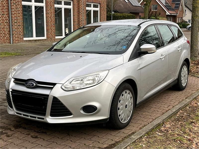 Silber Gebraucht 2013 Ford Focus Kombi | 3.290 € (Fairer Preis) - Bild 1/4