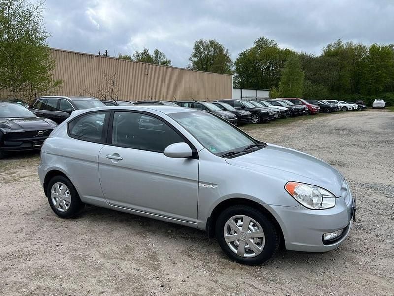 Usata Hyundai Accent 97 CV (71 kW) 2008 Argento Berlina
