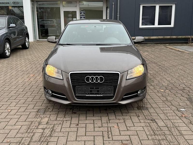 Gebraucht Audi A3 Ambition 105 PS (77 kW) 2011 Beige Limousine