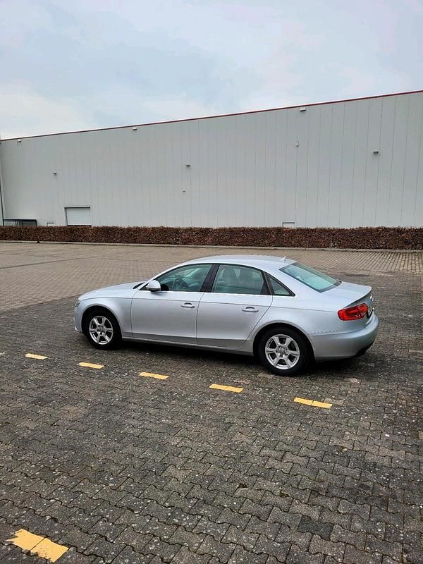 Gebraucht Audi A4 160 PS (117 kW) 2009 Silber Limousine