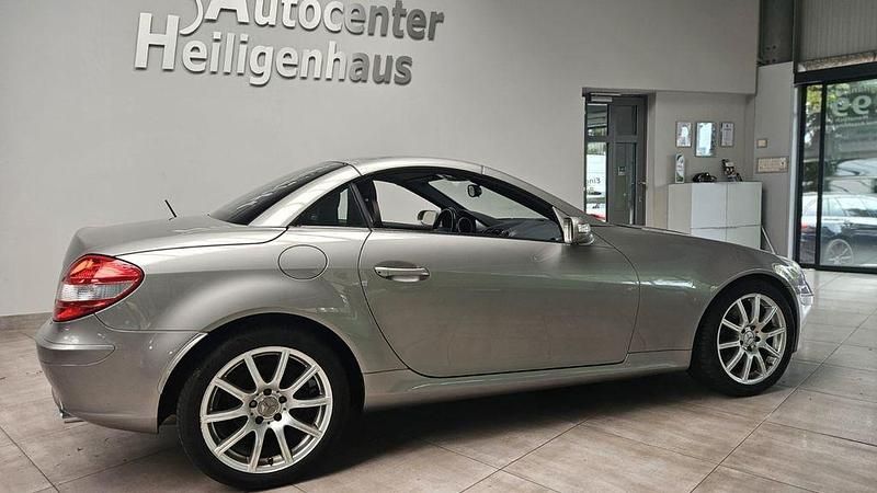 Gebraucht Mercedes SLK280 231 PS (169 kW) 2007 Silber Cabrio