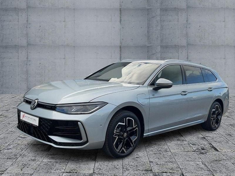 Neu VW Passat R-line 272 PS (200 kW) 2025 Silber Limousine