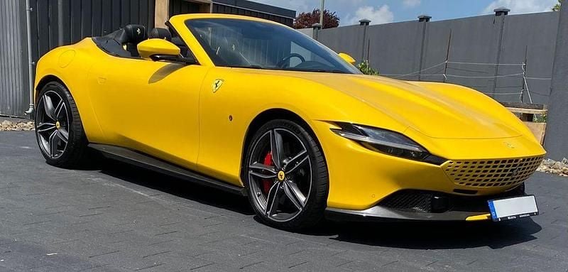 Gelb Gebraucht 2024 Ferrari Roma Cabrio | 269.999 € (Superpreis) - Bild 1/4