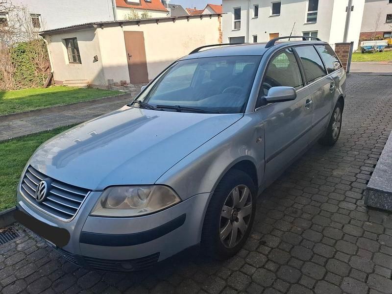 Gebraucht VW Passat Basis 131 PS (96 kW) 2002 Silber Kombi