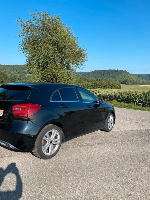 Gebraucht Mercedes A180 109 PS (80 kW) 2017 Schwarz Kombi