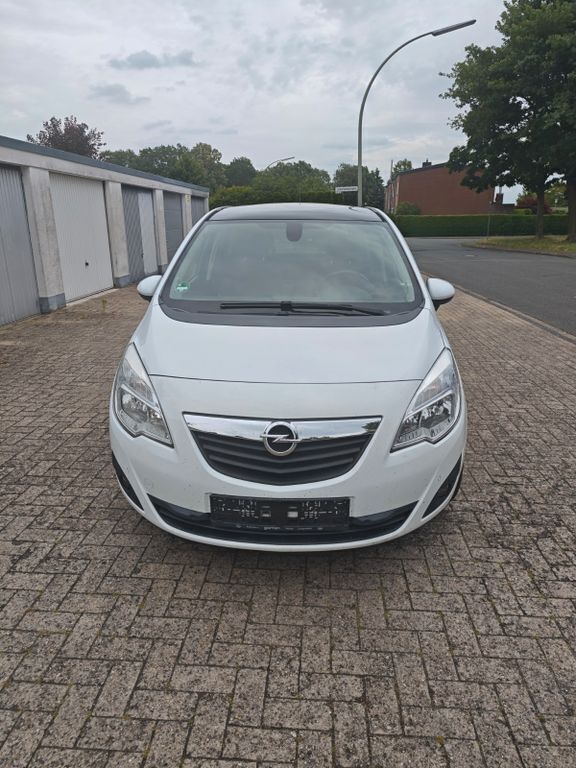 Weiß Gebraucht 2011 Opel Meriva Color Edition Van / Kleinbus | 5.999 € (Fairer Preis) - Bild 1/4