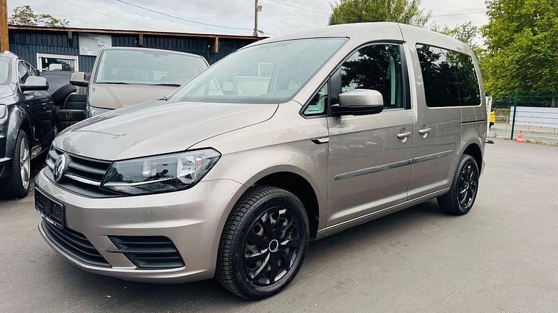 Beige Gebraucht 2018 VW Caddy Trendline Van / Kleinbus | 11.999 € (Guter Preis) - Bild 1/4