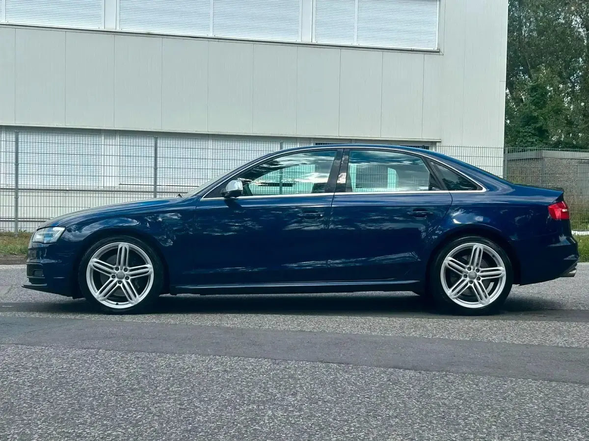 Gebraucht Audi S4 Sport 333 PS (244 kW) 2013 Blau Limousine