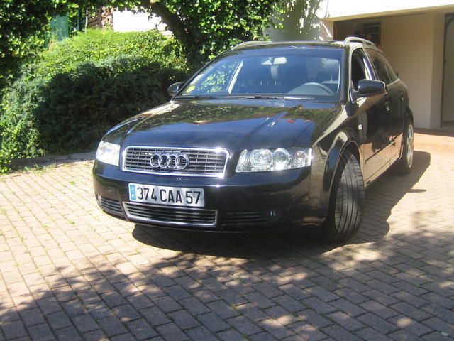 Gebraucht Audi A4 131 PS (96 kW) 2004 Schwarz metallic Kombi