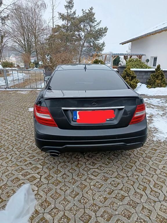 Gebraucht Mercedes C200 184 PS (135 kW) 2013 Schwarz Coupé