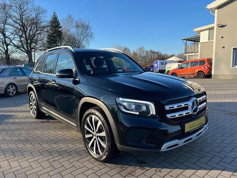 Schwarz Gebraucht 2020 Mercedes GLB200 SUV | 25.999 € (Guter Preis) - Bild 1/4