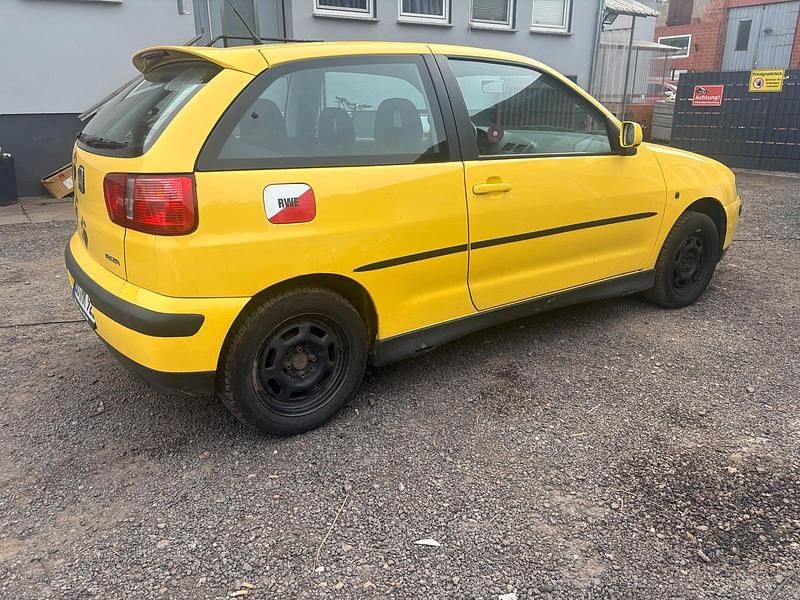 Gebraucht Seat Ibiza 102 PS (75 kW) 2002 Gelb Kleinwagen