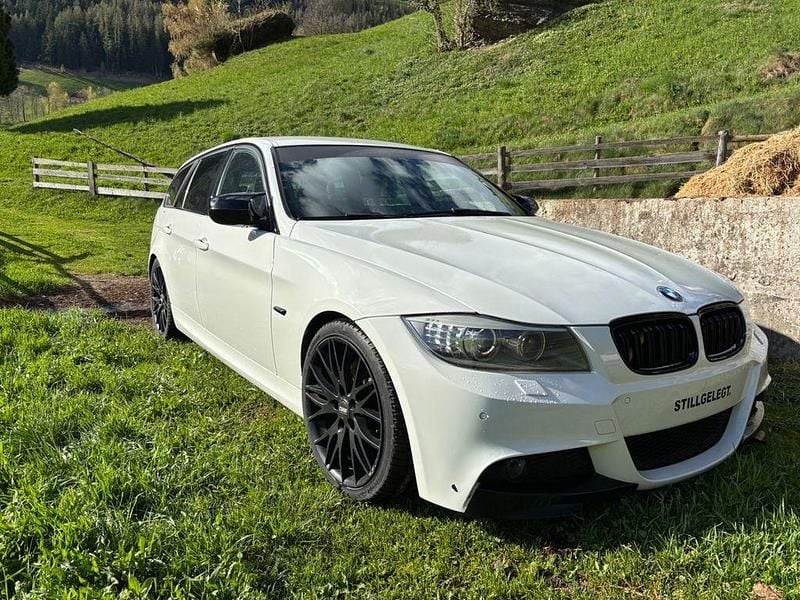 Używany BMW 330 245 KM (180 kW) 2012 Biały Kombi